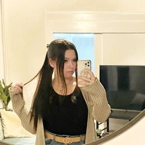 Meet your Posher, Laura